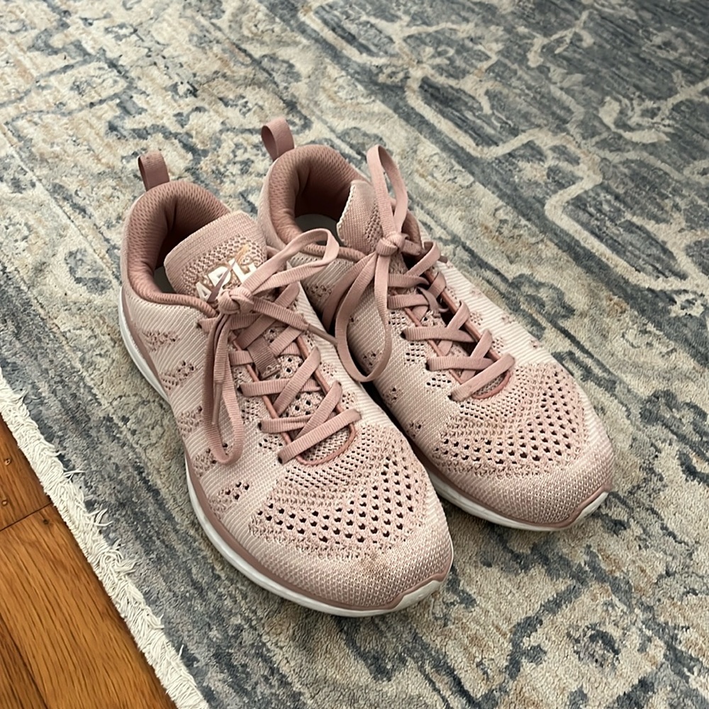 APL Sneakers
